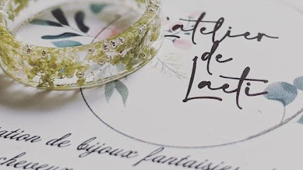 Laetitia Boyer - L'atelier de laeti - Création de bijoux fantaisies et accessoires cheveux - Fabrication artisanale, Bijouterie Fantaisie à Peypin