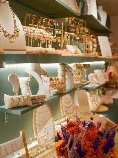 Mademoiselle Carmen, Bijouterie Fantaisie à Grasse