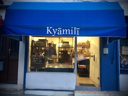 Kyāmili, Bijouterie Fantaisie à Ghisonaccia