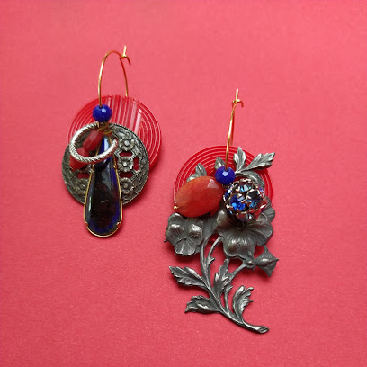 Laborantique, Atelier De (Re)Création De Bijoux, Bijouterie Fantaisie à Échourgnac