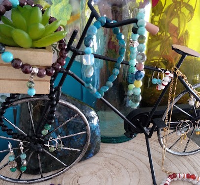 CRIPOé Bijoux Minéraux Médiumnité, Bijouterie Fantaisie à Menville