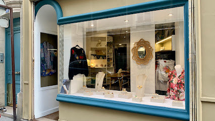 Marine De Diesbach Bijouterie Fantaisie à Paris 03