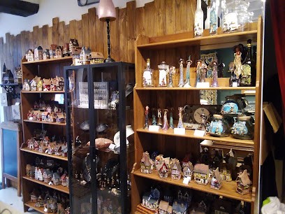 Dans La Malle D'Hortense, Bijouterie Fantaisie à Dinan