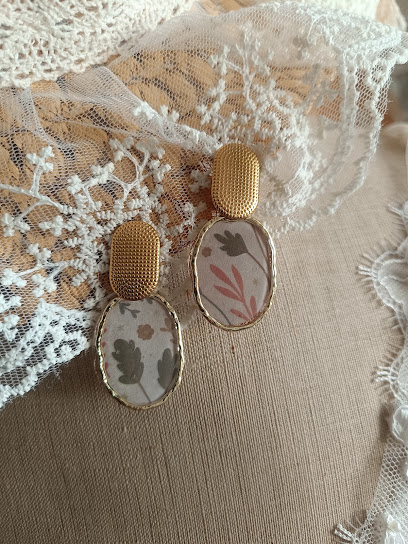 Créatrice De Bijoux En Résine Uv "La Petite Laurence" Bijouterie Fantaisie à Landivisiau