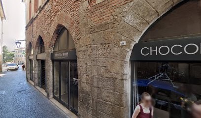 Le manège à bijoux - doublon, Bijoutier à Arcambal