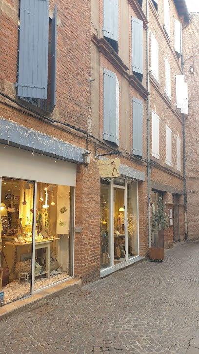 Leontine de la cour, Bijouterie Fantaisie à Albi
